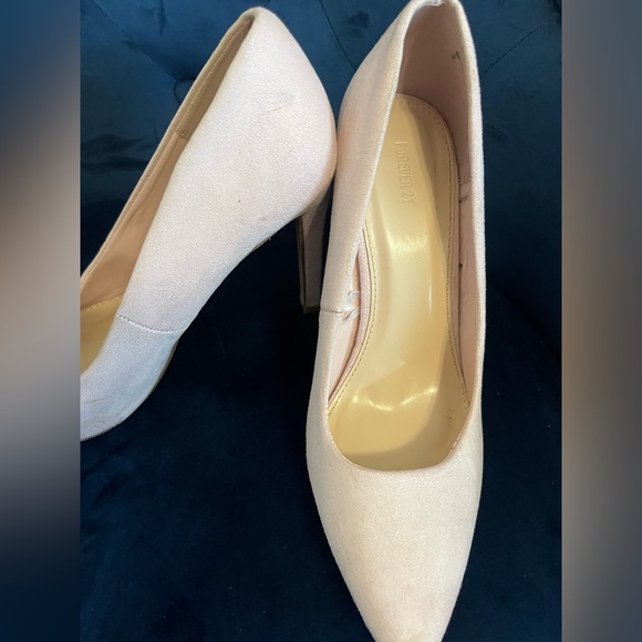 Pink heels - Picture 2 of 4